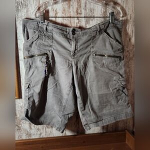 American Eagle Outfitters Women's Cargo Shorts in Gray
